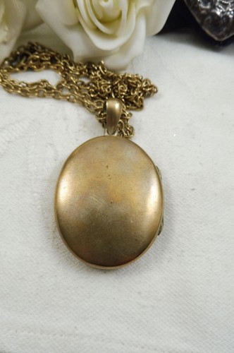 Large Antique Victorian Gilt Brass Locket Pendant Repousse Wheat Sheaf Border - Picture 10 of 17
