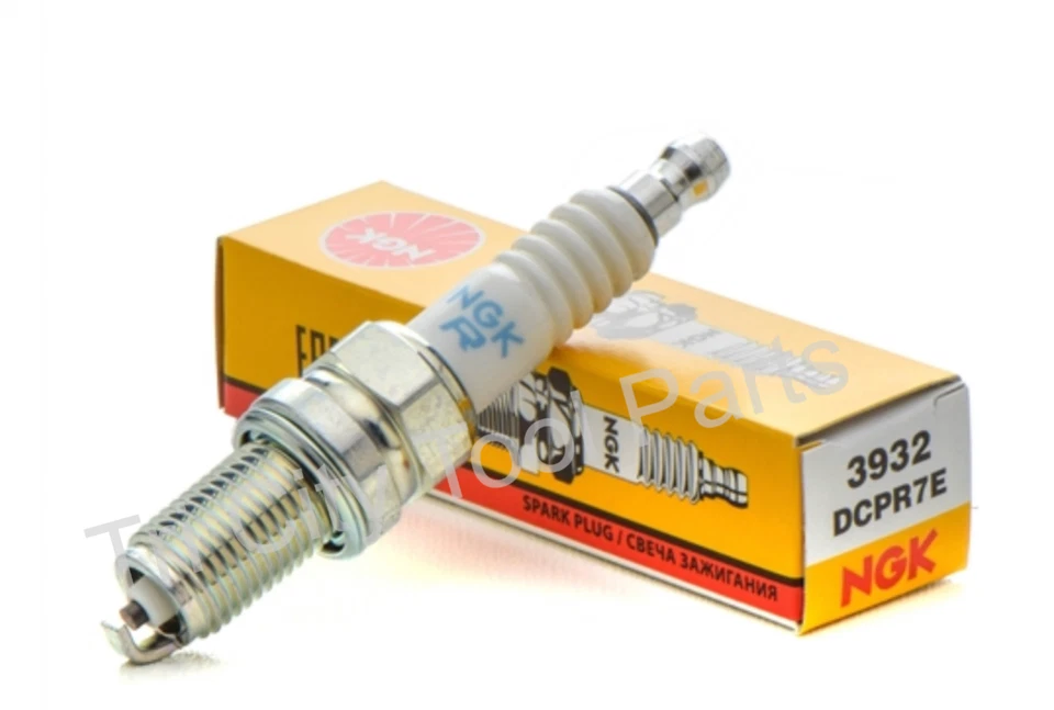 Bujía KOHLER 14 132 11-S NGK DCPR7E reemplaza 14 132 07-S XT650 y XT675 Foto 2 de 2