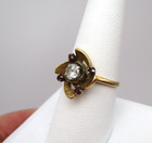 14K Yellow Gold Garnet & Clear Stone Flower Ring Size 8.25 [R212] — photo 3