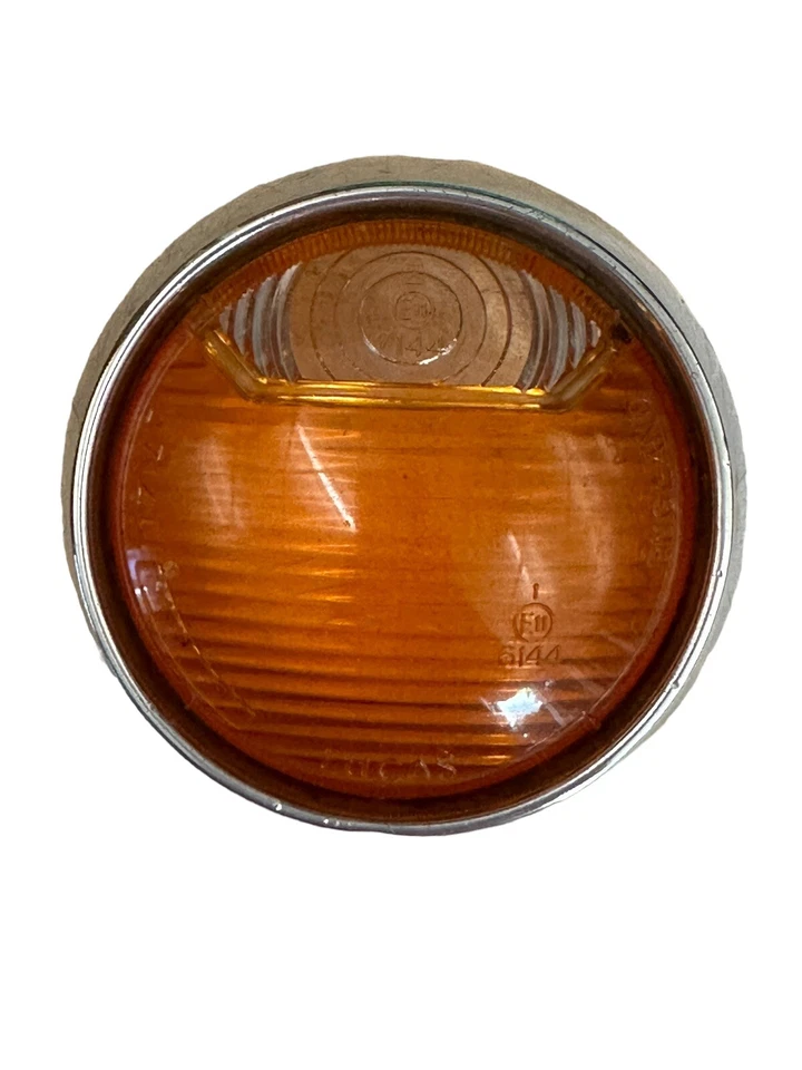 Винтажная оригинальная линза указателя поворота и ободок 1967 Volvo 1800, P1800, P1800 ES - Изображение 2 из 4