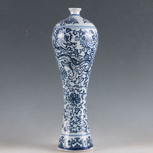  Chinese Blue and white porcelain Hand-Painted Dragon Vase w Qianlong Marks