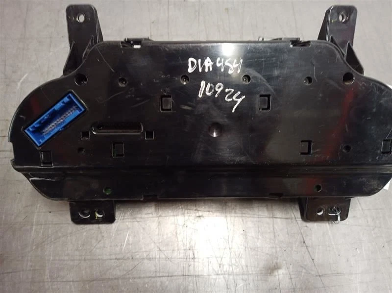 84298031 MPH Speedometer from 2018 Chevrolet Silverado 1500 AT 8294986 - Image 3 of 4