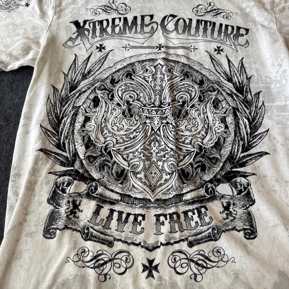 Camiseta De Colección Y2K Xtreme Couture Para Hombres M Aflicción MMA AOP Hecha en EE. UU. 3D Live Free Foto 2 de 4