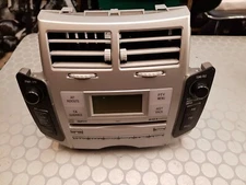  06-11 Toyota Yaris mk2 Radio CD Player Head Unit 86120-52480