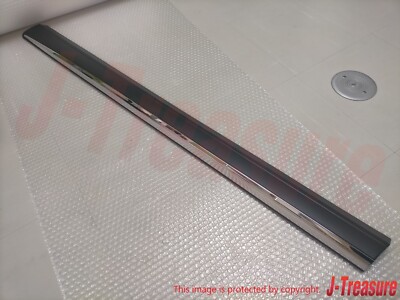 NISSAN 2009-2014 MURANO Genuine Moulding Front Door Right Side