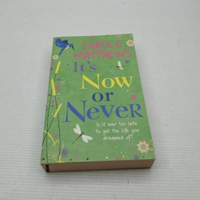 It's Now or Never: A feel-good and funny read-small paperback