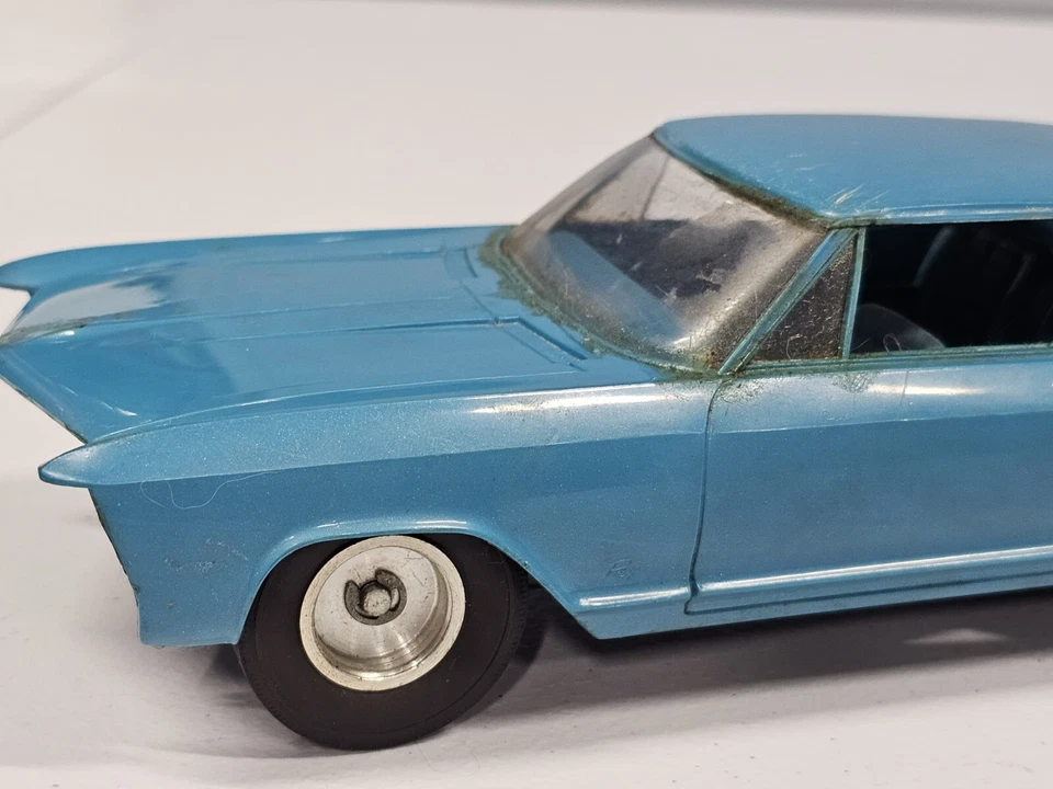 Vintage Cox gas powered Buick Riviera Blue Untested - Image 4 of 4