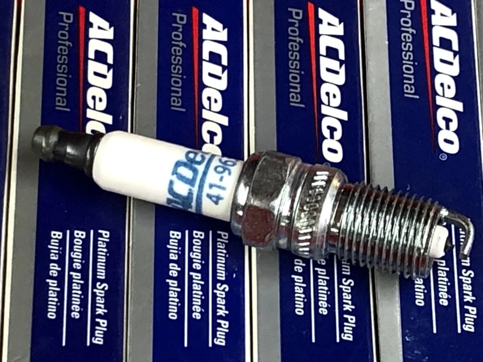 LOTE DE (8) BUJÍAS ACDELCO 41-963 PRO PLATINUM GM 19158040 Foto 2 de 4