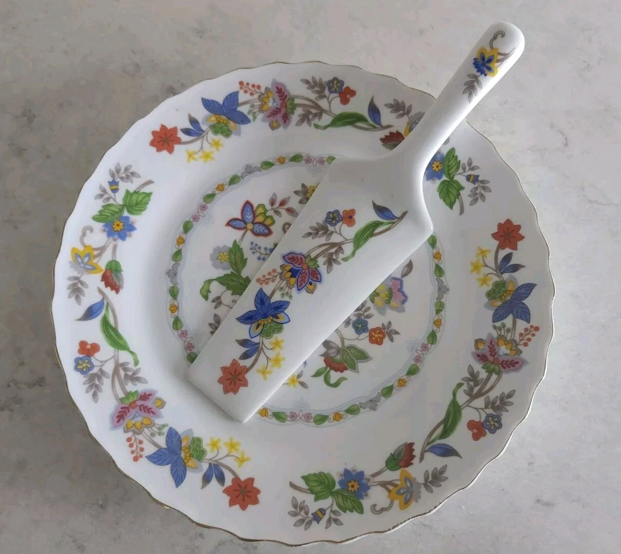 Spring Cake Pie Plate and Server & Original Box White Floral Scalloped Gold 10"
