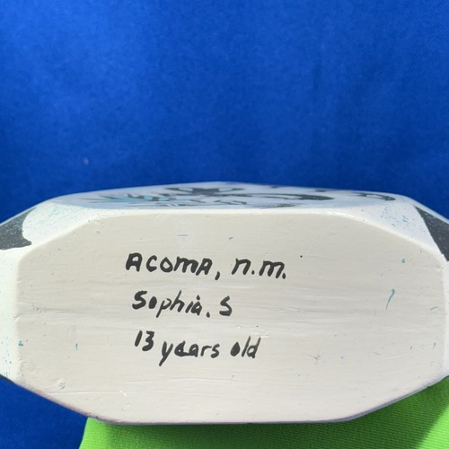 Acoma NM pottery white slip cast mold vase hand painted by Sophia S 13 years old - Imagen 3 de 9