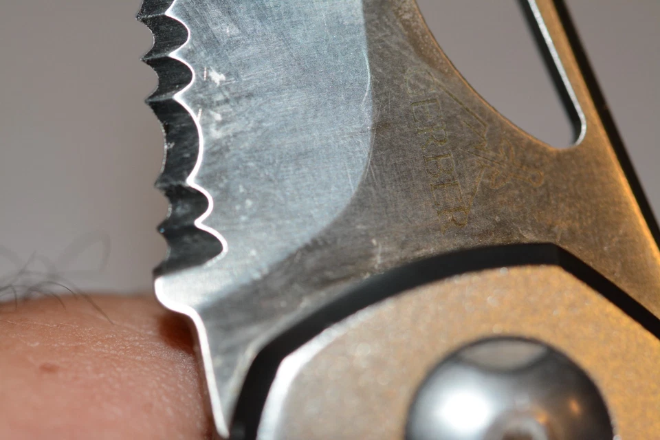 Cuchillos de bolsillo plegables. Navaja de bolsillo Gerber. Foto 2 de 4