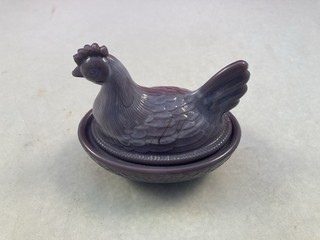 VINTAGE BOYD MUTED PURPLE SLAG GLASS MINI/ SALT CELLAR NESTING HEN 3.5''
