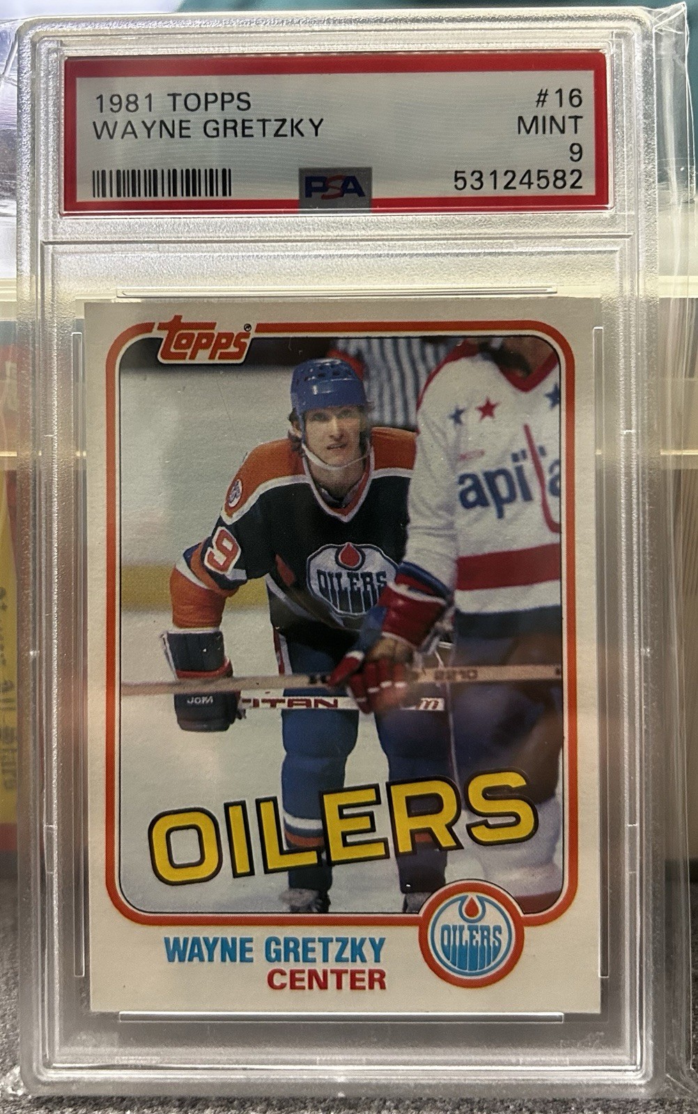 Topps 1981-82 Wayne Gretzky #16 Edmonton Oilers PSA 9 NHL Base Set Card