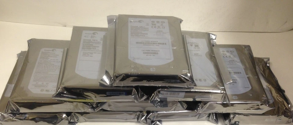 Y4721 FUJITSU/ DELL 0Y4721  146GB 10K U320 SCSI 3.5" HARD DRIVE W/TRAY - Image 2 of 2