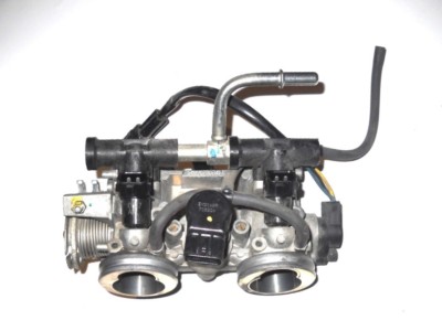 VERGASER DROSSELKLAPPENSTUTZEN SUZUKI BURGMAN 650 EXECUTIVE 2007 12 THROTTLE BODY 