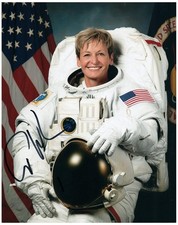Peggy Whitson Autographed 8x10 Astronaut Photo