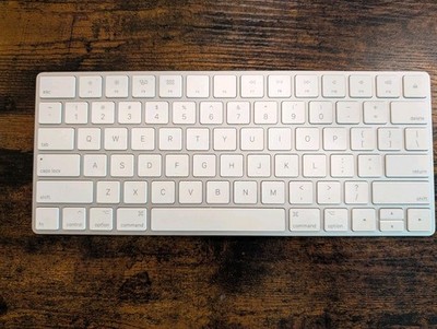 Apple A1644 Magic Keyboard Rechargeable Bluetooth   Fully Functional   OEM