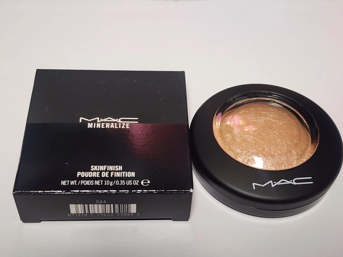 MAC Soft and Gentle Mineralize Skinfinish Powder Highlighter