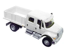 Walthers SceneMaster (HO) 949-11890 International 7600 Crew Cab 2-Axle MOW Truck