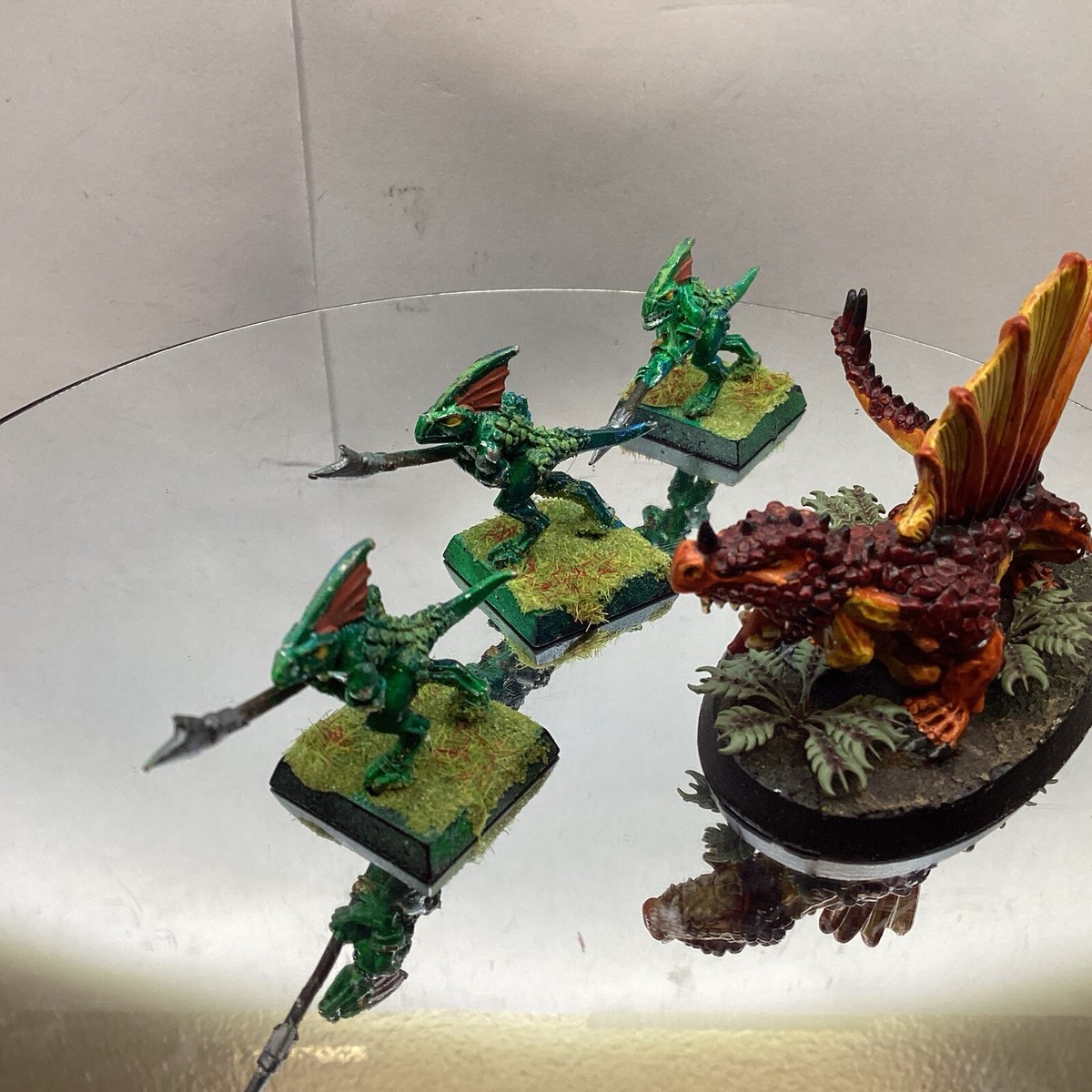 Warhammer Fantasy- Lizardman Salamander & 3x Skink Runner