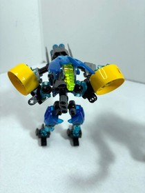 LEGO Bionicle LOT:  Takanuva 7135 + Protector of Water 70780