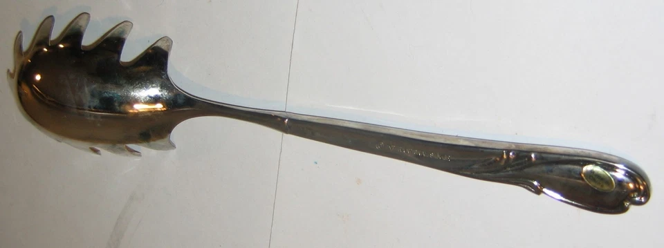 Cucharada de pasta plateada "Rhapsody Design" nueva de stock Foto 4 de 4