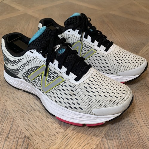 Running Shoes Size 9 W680CR6 