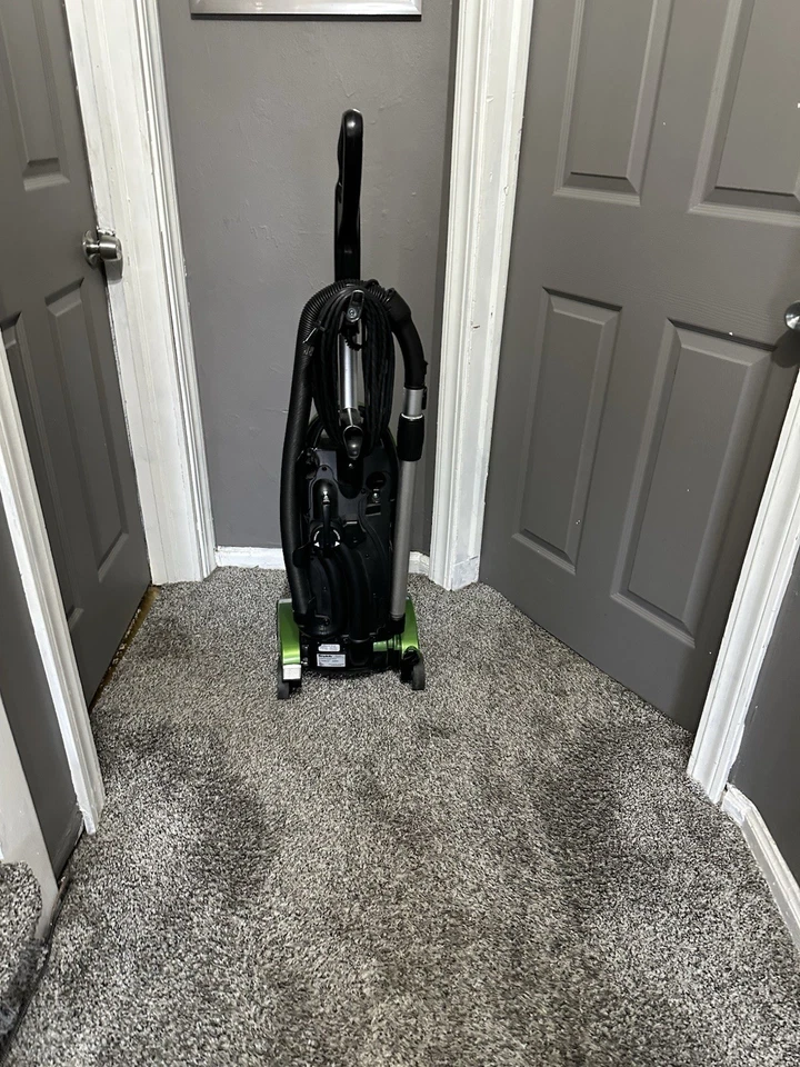 SIMPLICITY Fetch S30 PET UPRIGHT VACUUM CLEANER  S30PET NEEDS A BELT ON IT - Image 2 of 4