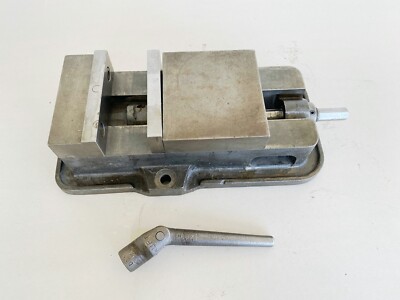 KURT D-60 ANGLOCK 6'' MILLING MACHINE VISE W/ JAWS & HANDLE - #D60 D60 USA