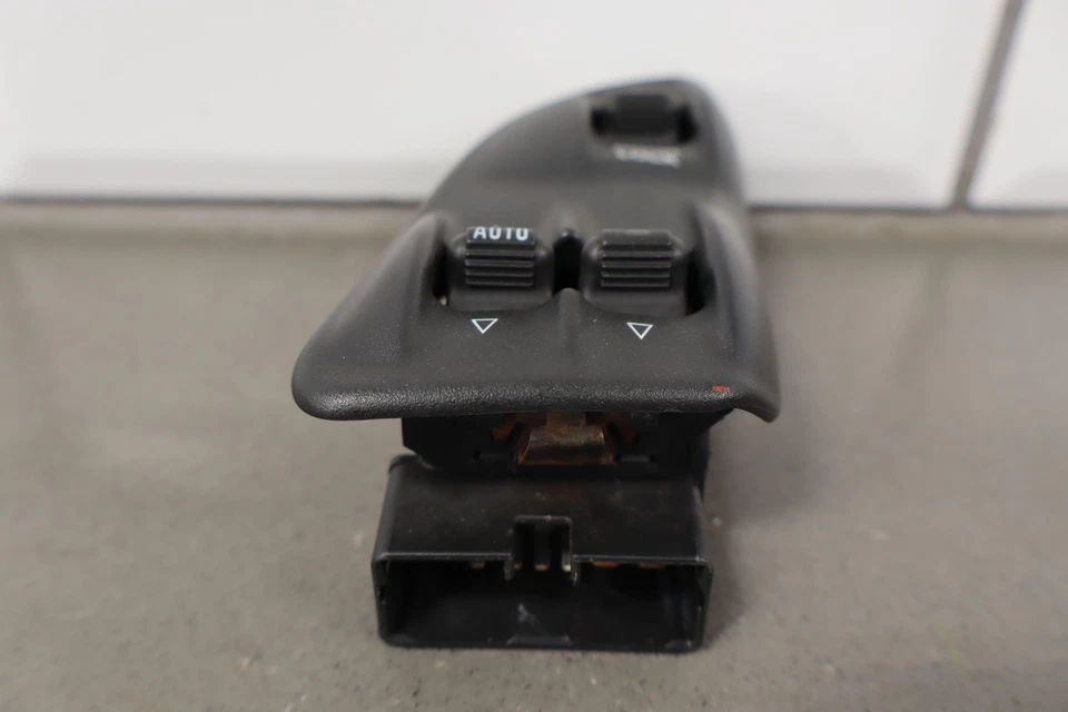 00-02 Interruptor de bloqueo de ventana maestro conductor izquierdo Plymouth Chrysler Prowler Foto 3 de 4