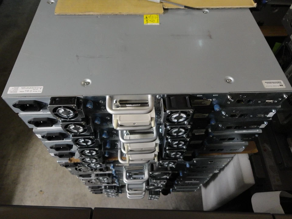 HP 1/8 G2 LTO4 Ultrium1760 SCSI Autoloader AJ816A AJ816B 489809-001 435243-002 - Image 2 of 2