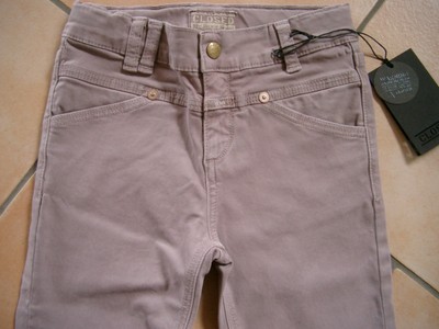 (C692) Leichte CLOSED Girls Hose used look asym. Taschen + Logo Aufnäher gr.92