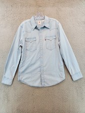 Levi  s Light Wash Denim Pearl Snap Western Shirt Men  s Small NWT
