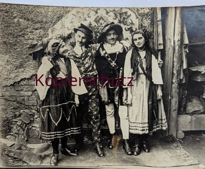 Original Foto 1. Weltkrieg Balkan Tracht Fest Wander-Theatergruppe ca 9x12