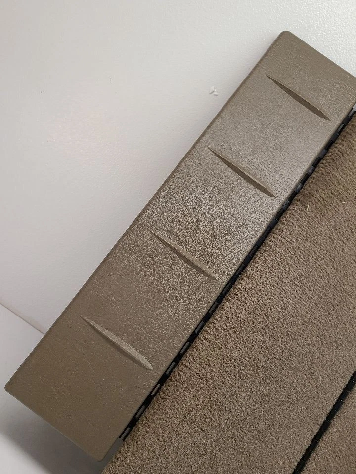 2012 Town and Country Cargo Cover Storage floor door Behind Drivers seat Foto 3 de 4