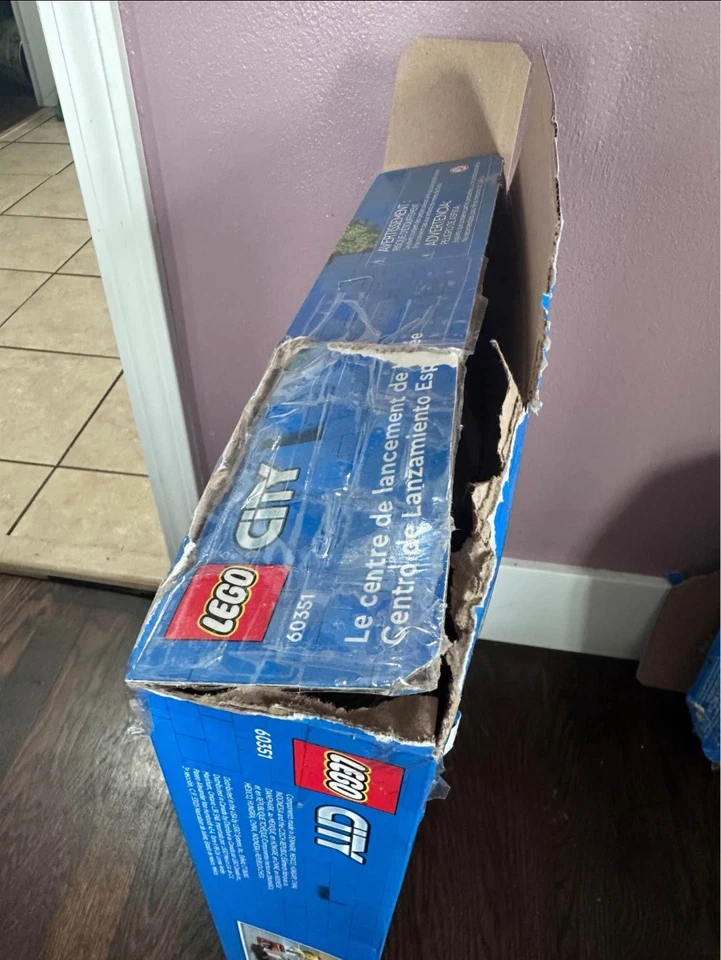 LEGO 60351 & 60350 - CITY: Rocket Launch Center & Lunar Research Base NOB - Image 4 of 4