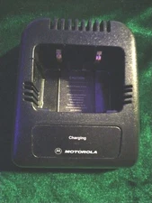 MOTOROLA NTN1175A BATTERY CHARGER without ac adaptor.