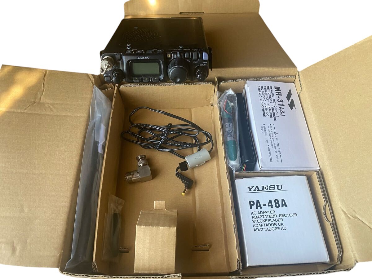 YAESU FTー817ND Yaesu FT-817ND Compact Transceiver HF / 50 /144 / 430MHz All