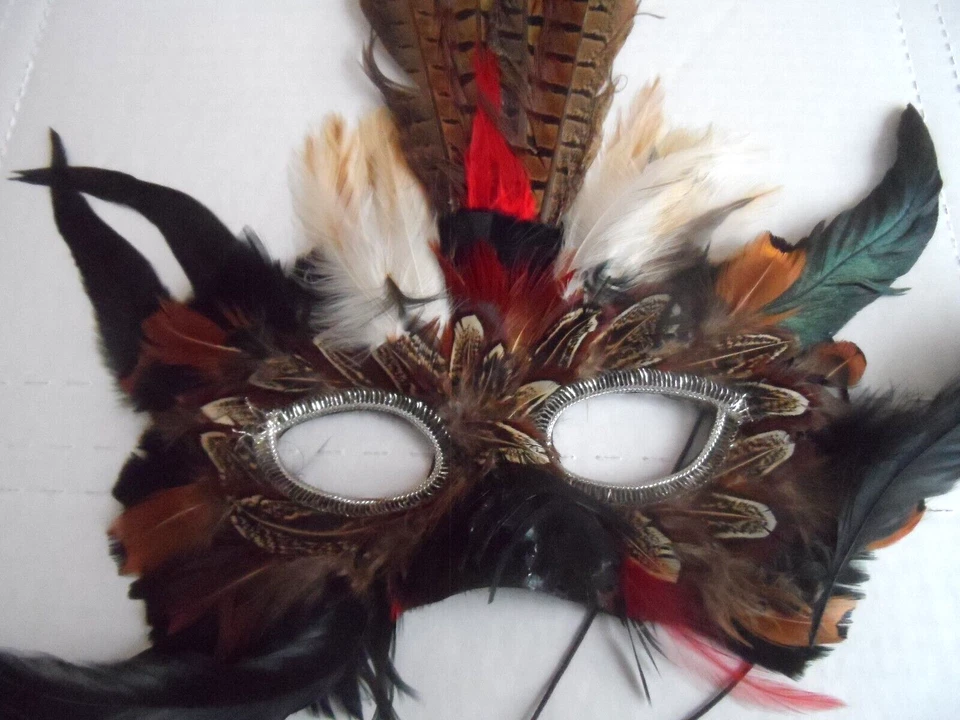 Пернатая многоцветная маска - МАСКА ДЛЯ ГЛАЗ MARDI GRAS МАСКАРАДНАЯ ВЕЧЕРИНКА - ХЭЛЛОУИН - Изображение 3 из 4