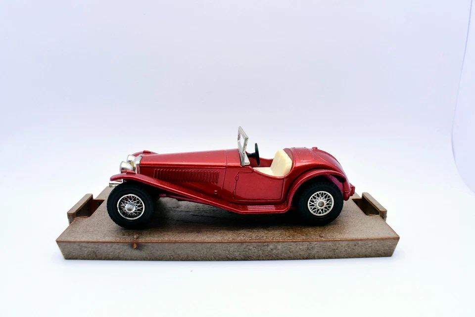 Modellino auto scala 1:43 Riley MPH Y-3 diecast modellismo statico da collezione - Immagine 2 di 4