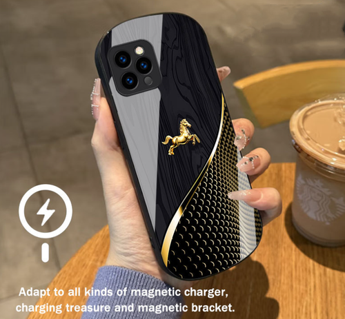 Personalisierte magnetische Hartglashülle Golden Pferd Holzmaserung für iPhone 16 - Bild 4 von 16
