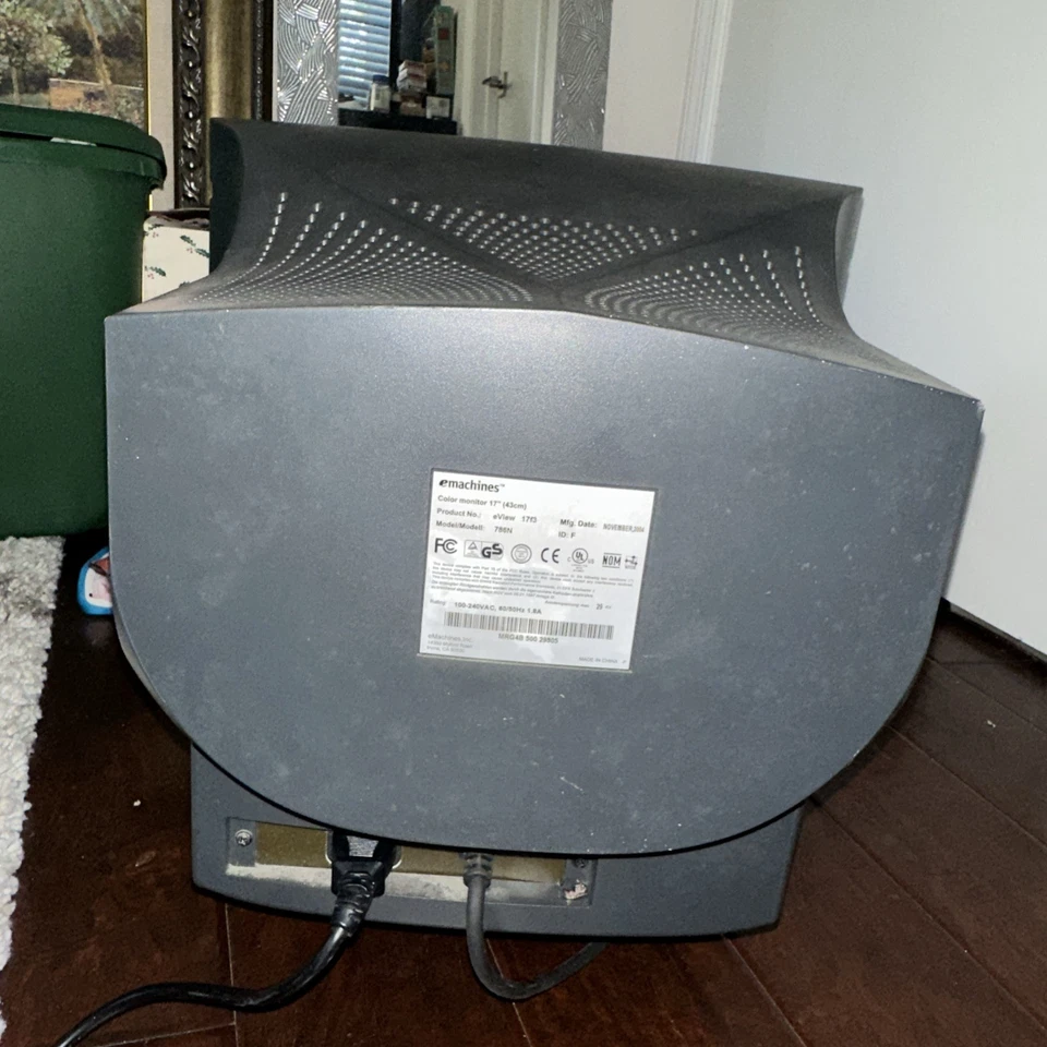 eMachines 786N 17-inch CRT Monitor eView 17f3 Computer Retro Gaming Anti-Glare - Image 4 of 4