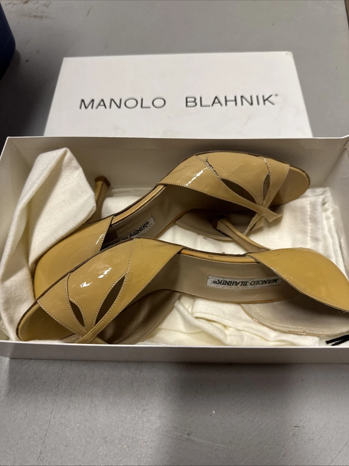 Manolo Blahnik Women's Heels Size 37 - Image 2 of 4