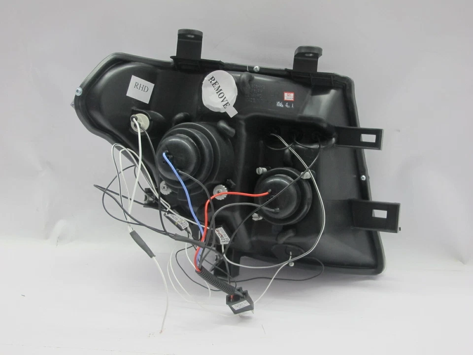 Farol projetor halo LED FRONTIRE NAVARA D40 05-10 preto para Nissan LHD - Imagem 4 de 4