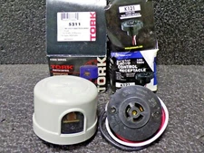 TORK Photocontrol, 105-130 Voltage, 1000 Max. Wattage, With Turn-Lock Mount
