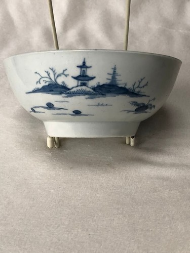 FIRST PERIOD " Dr Wall" WORCESTER PORCELAIN SLOP BOWL, 'CANNONBALL' , 1760 - Picture 2 of 7