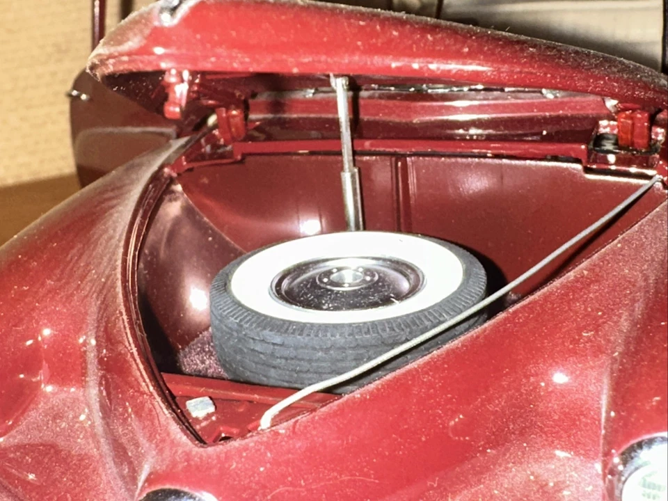 Danbury Mint 1948 Tucker Tin Goose 1/24 Diecast Scale No Box - Image 4 of 4