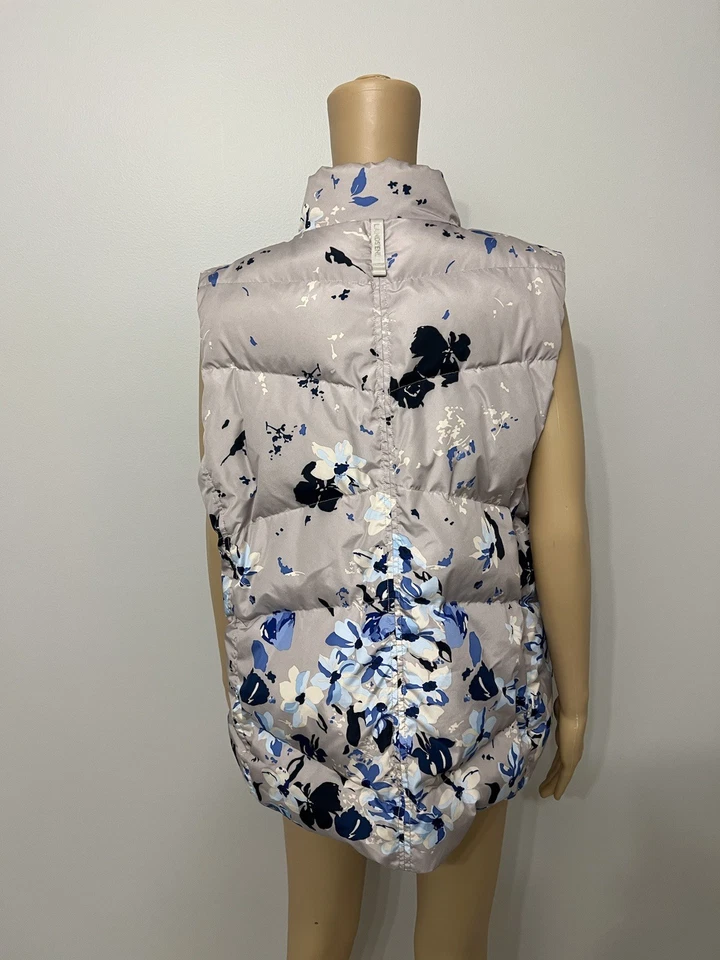Lands’ End Women Floral Taupe Blue Down Insulated Puffer Zip Vest Size 1X - Image 4 of 4