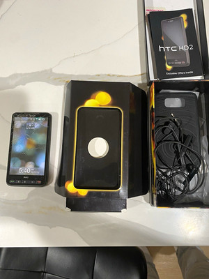 HTC HD2 Black T-Mobile GSM Smartphone 1GB 5MP Cracked Screen w/ Box & Accs