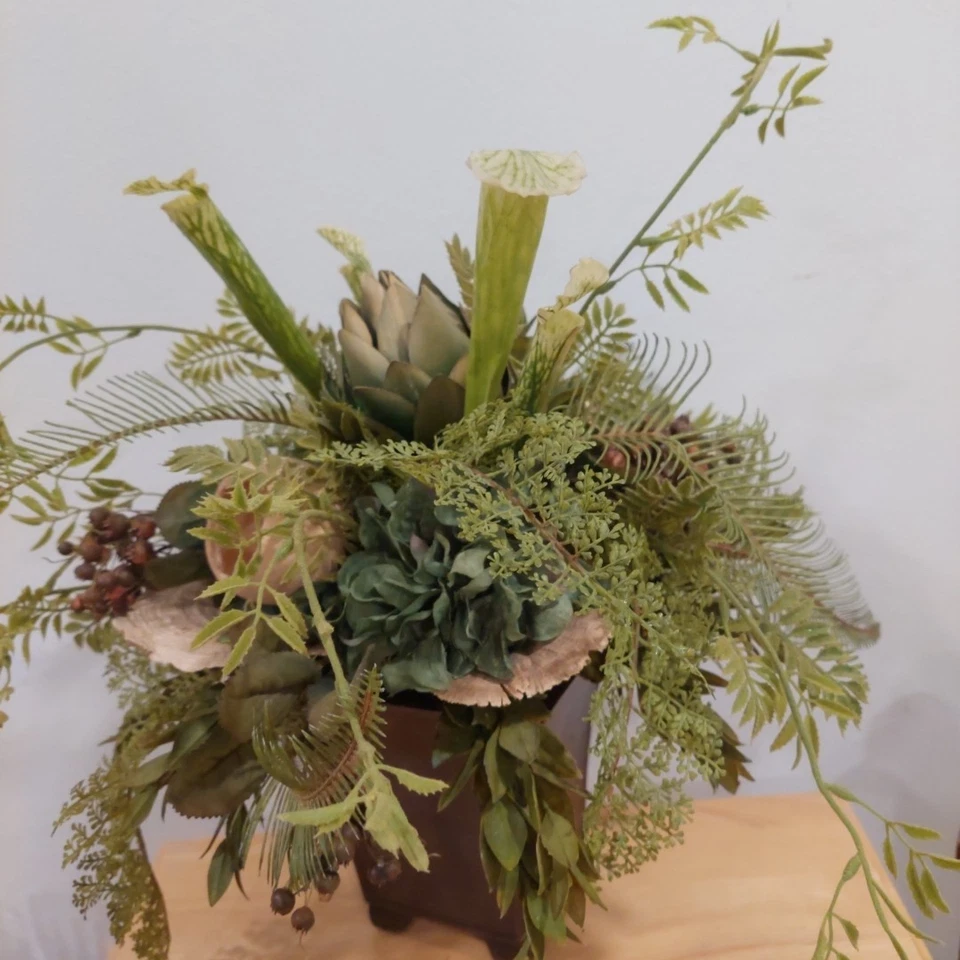 Artificial Floral Flower Arrangement in Metal Vase Centerpiece Home Decor - Image 4 of 4